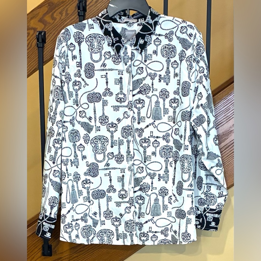 Chico’s Button down Key Print No Iron Contract Cuff & Collar SZ. 4 -20/22 NWT